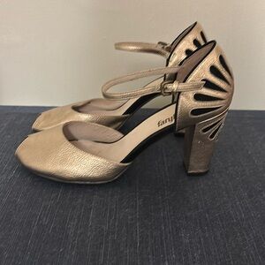 Farylrobin gold heels, worn once